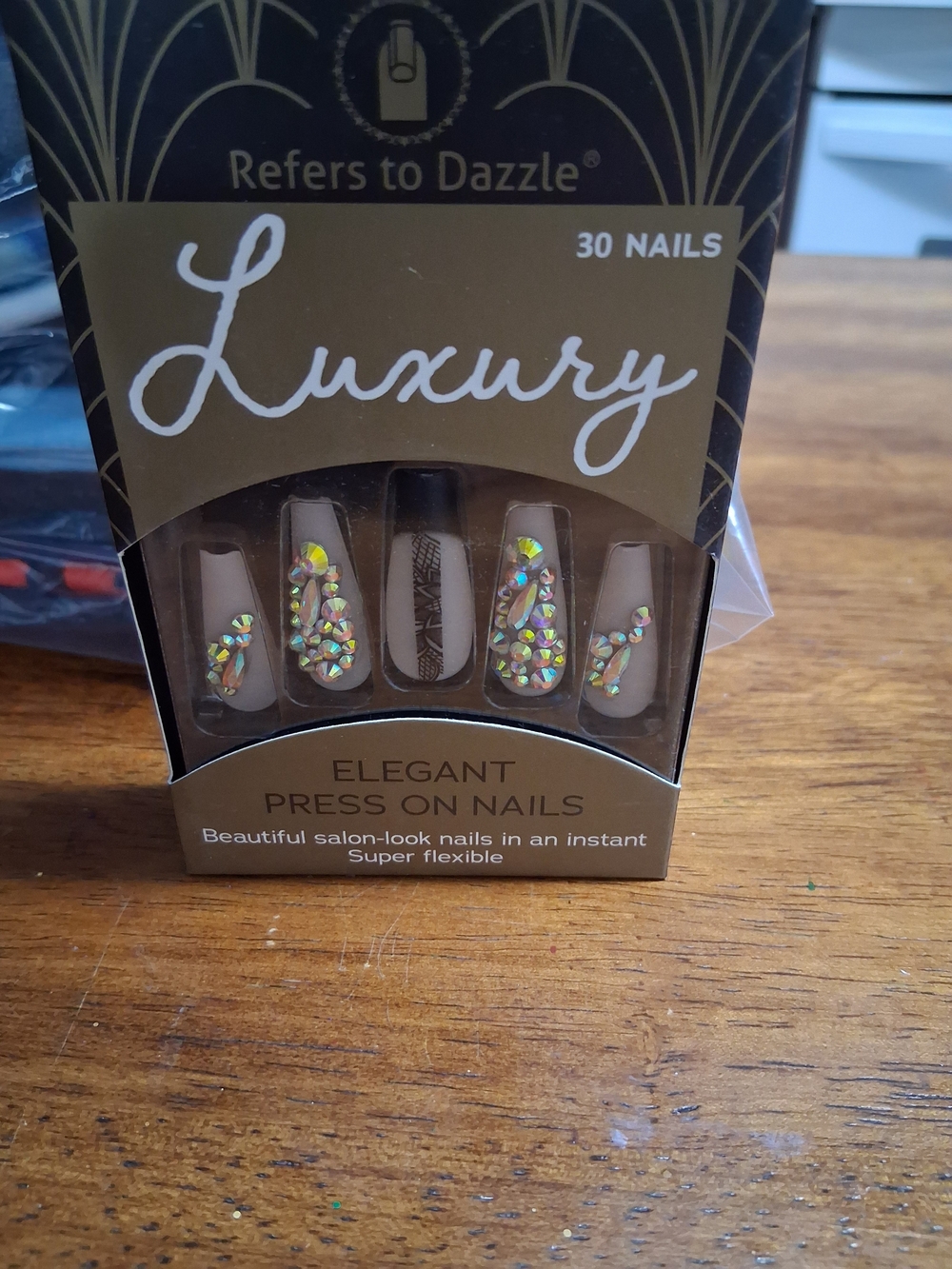 Elegant Press-On Nails with Rhinestone Accent - Nude